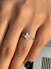 Natural Oval Diamonds Ring in 18K White Gold, 0.69CT Total Diamond weight, DEF Color and VVS VS Clarity. Gift or Present. Cocktail Ring