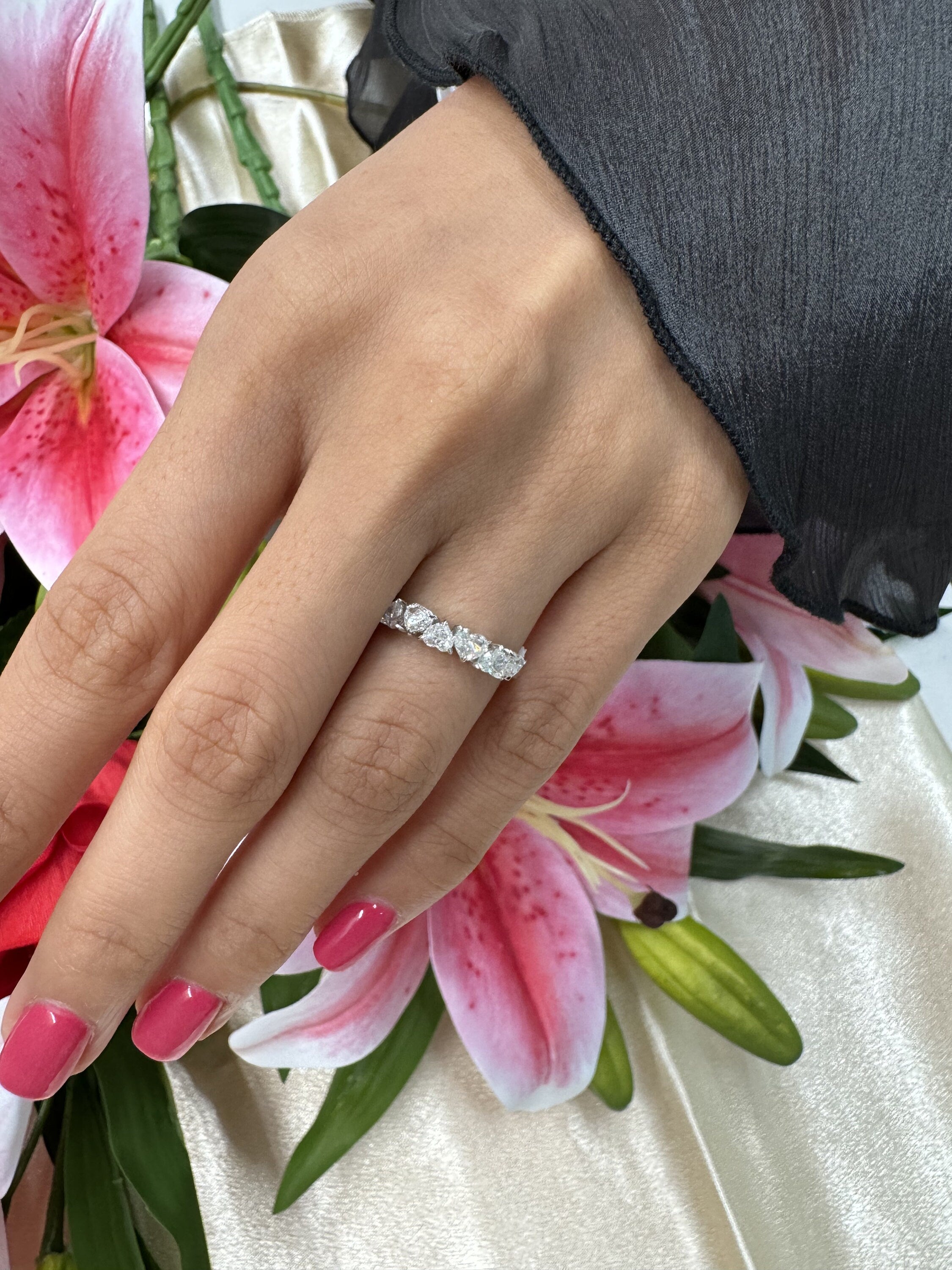 Heart Shape Natural Earth Diamond Ring in 18K White Gold, 1 cttw, DEF Color and VS Clarity. Statement Ring.