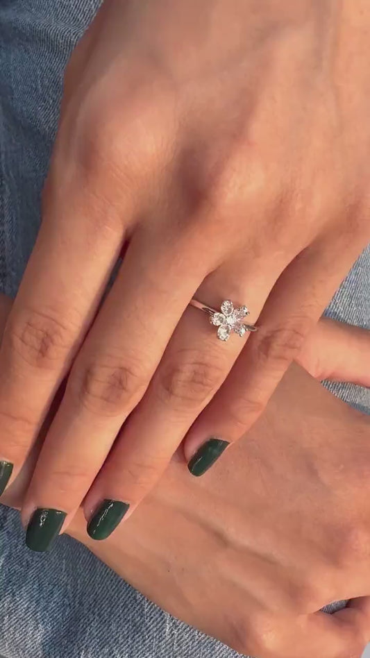 Natural Oval Diamonds Ring in 18K White Gold, 0.69CT Total Diamond weight, DEF Color and VVS VS Clarity. Gift or Present. Cocktail Ring
