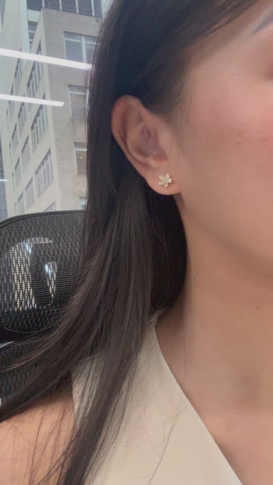 Natural Pear Shaped Diamonds Earring Studs in 18K Yellow Gold, 1.31 Carats tw, Fancy Light Yellow Color and VS Clarity Unique Fancy Style